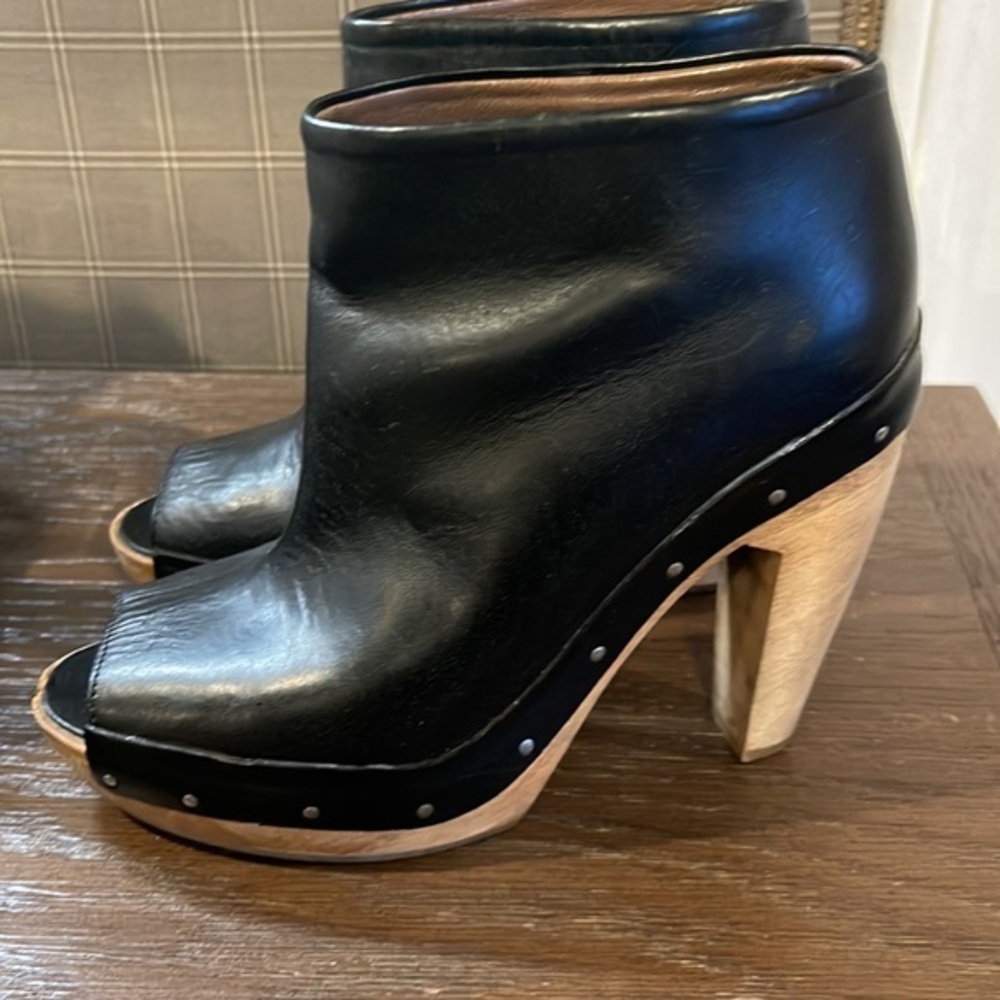 Marni Peep Roe Booties black with Wooden Heels, size 37 (US 7)